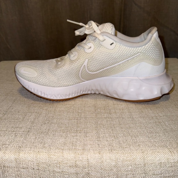 Nike | Renew Run White Gum Men's Sneakers | Size 8 - Picture 3 of 10